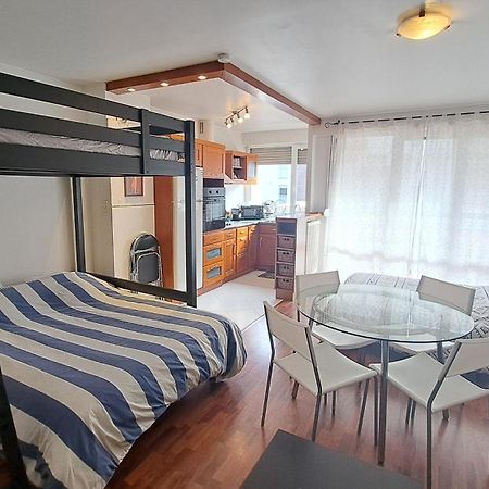 Studio Cosy 33 M² Limite Lyon. Parking Privatif. ブロン エクステリア 写真