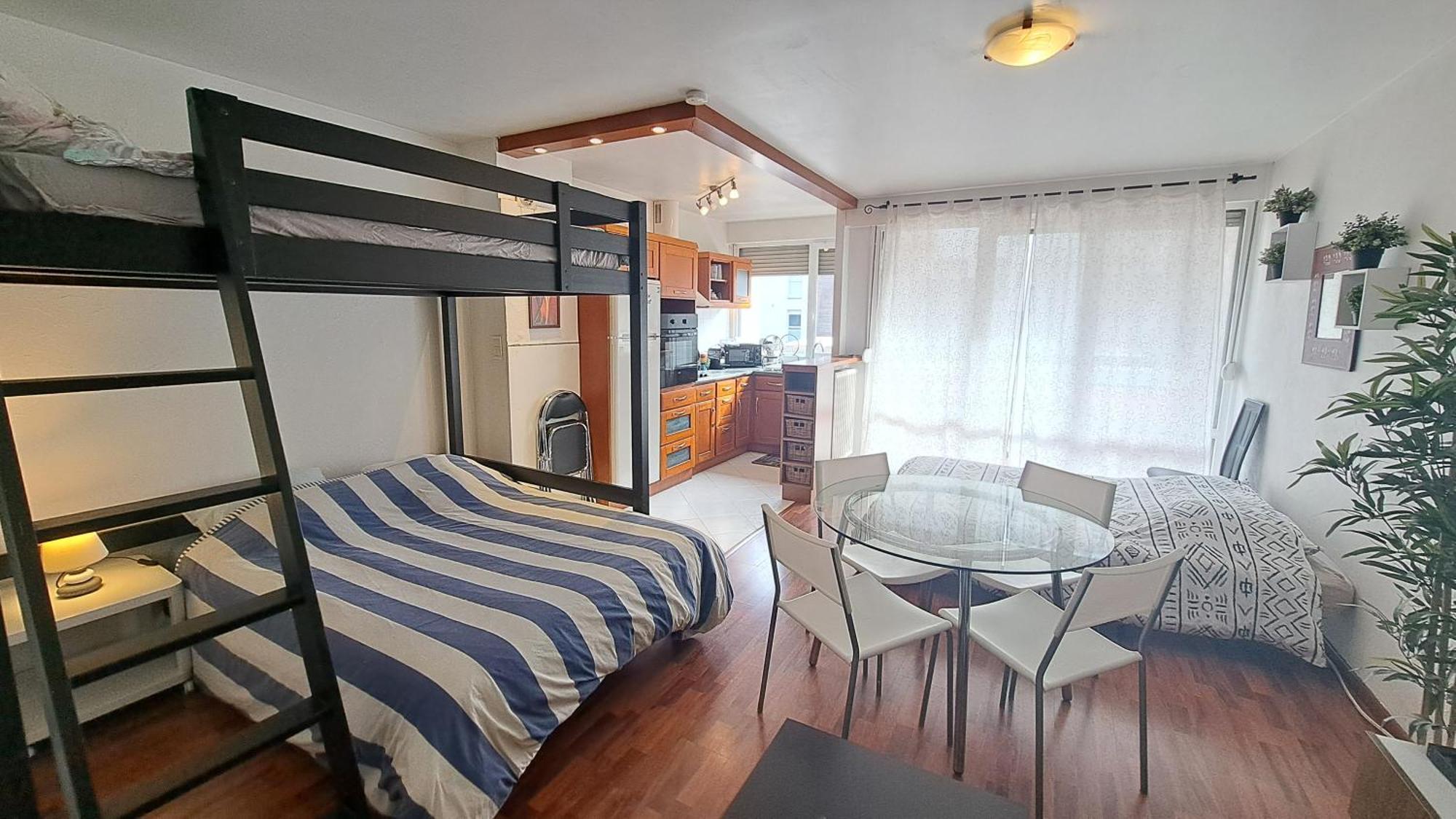 Studio Cosy 33 M² Limite Lyon. Parking Privatif. ブロン エクステリア 写真